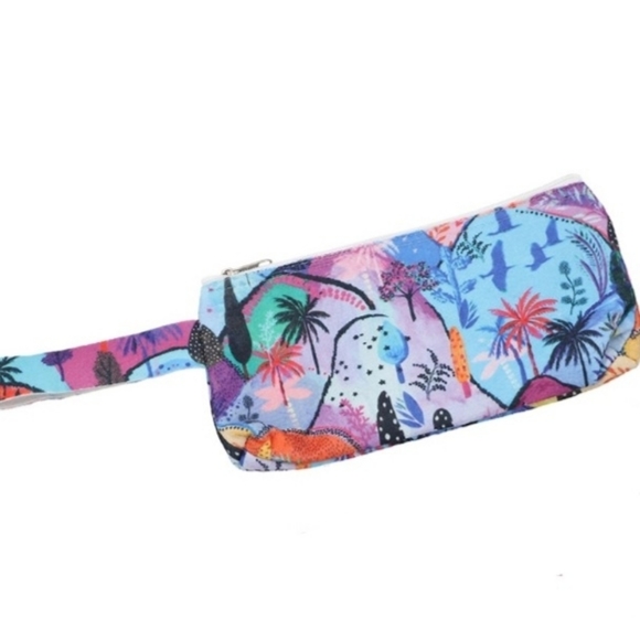 Tropical Print Handcrafted  Large Wristlet - Picture 5 of 6